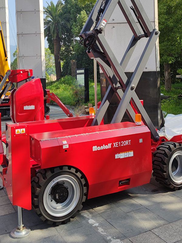 رافعة مقصية سيزر لفت متحركة ذاتية الدفع، XE-RT