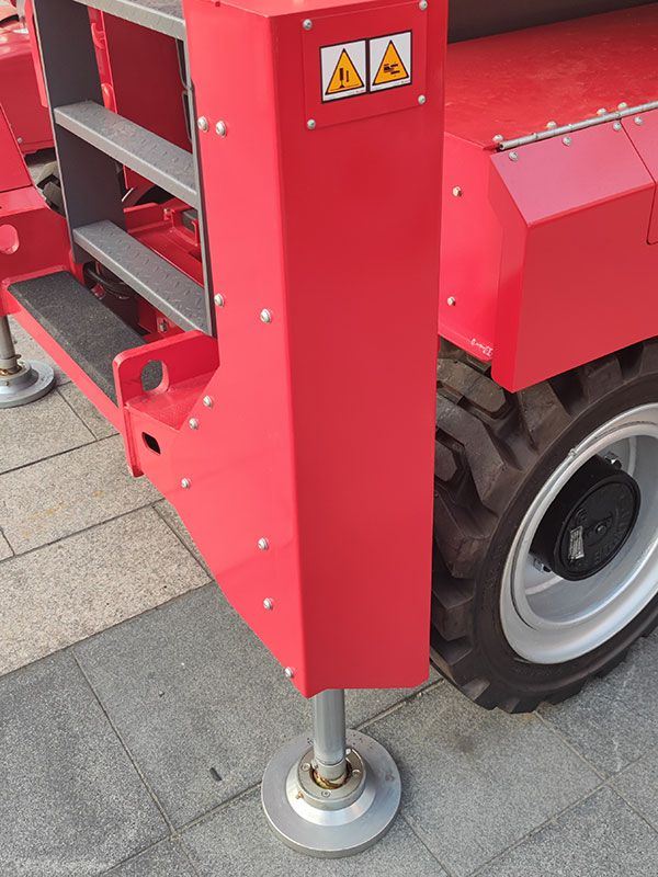 رافعة مقصية سيزر لفت متحركة ذاتية الدفع، XE-RT